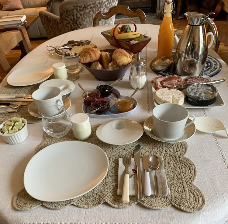petit  déjeuner sur le balcon